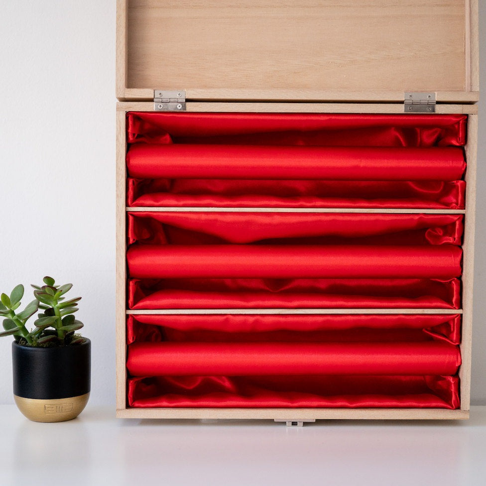 Multi bangle bar box with red lining