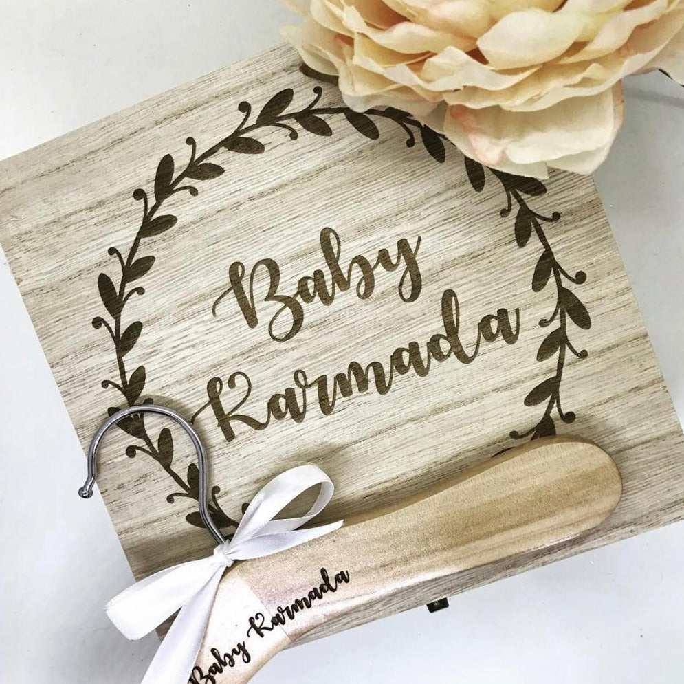 Personalised baby wreath box with hanger 